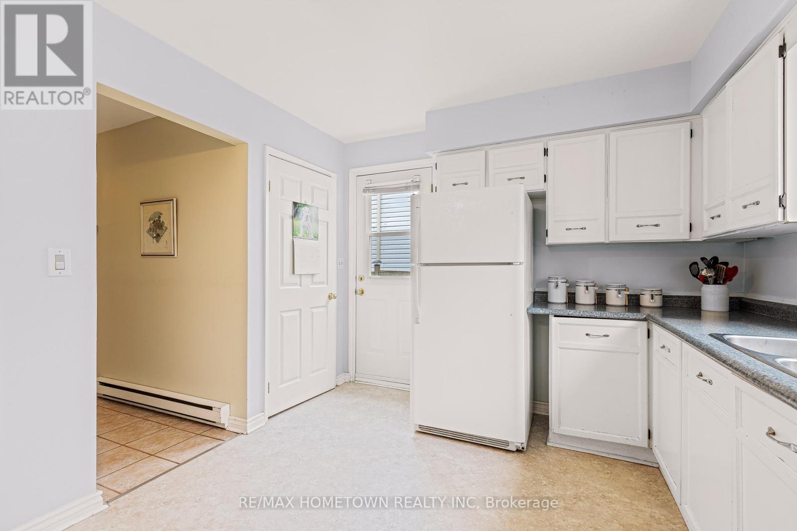 12 Karolina Street, Brockville, Ontario  K6V 6L4 - Photo 15 - X12154057