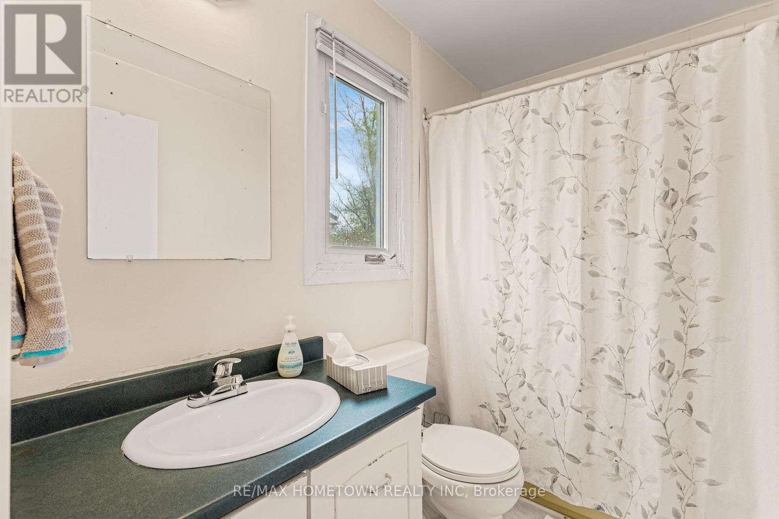 12 Karolina Street, Brockville, Ontario  K6V 6L4 - Photo 17 - X12154057