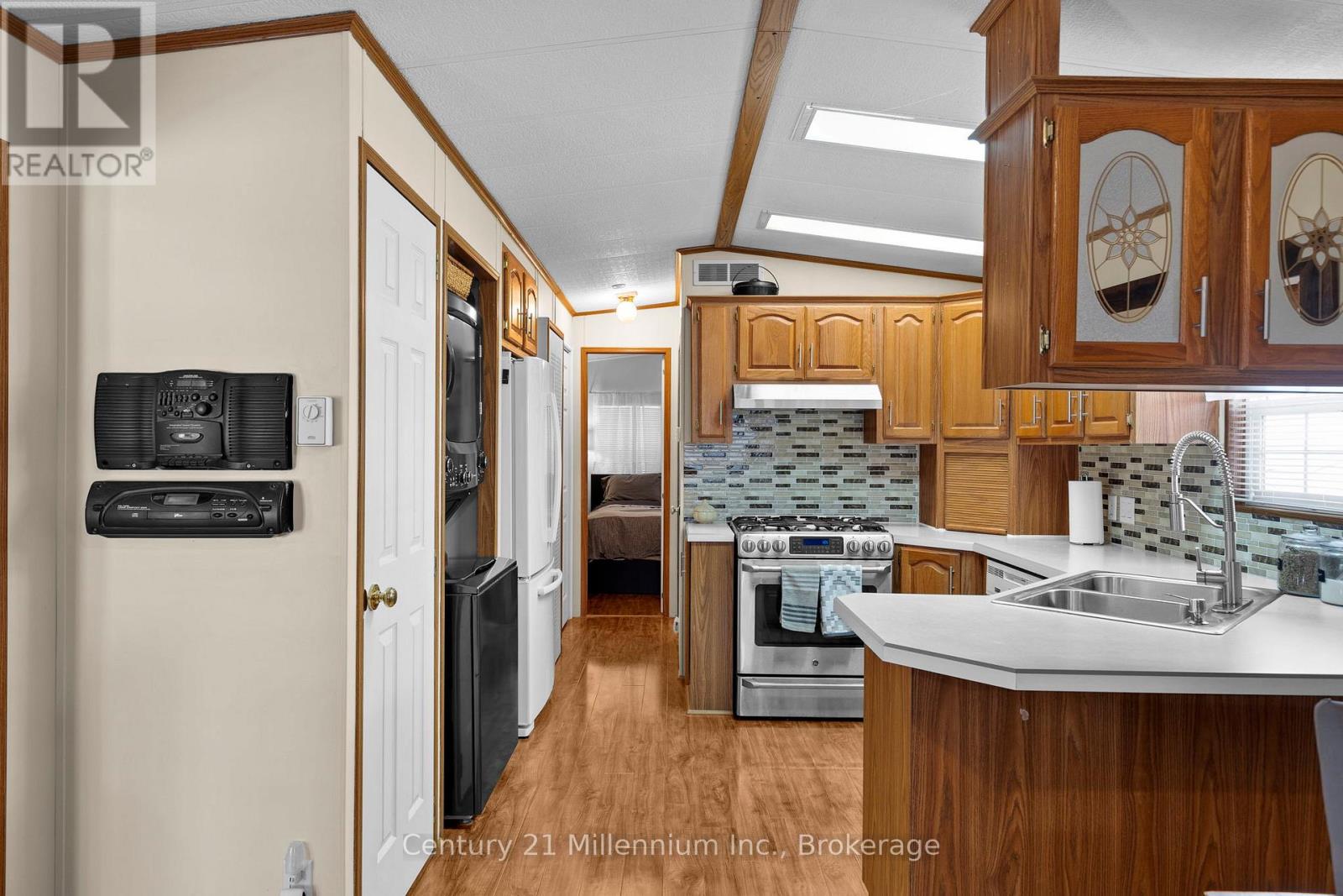 59 Topaz Street, Wasaga Beach, Ontario  L9Z 1X7 - Photo 20 - S12153973