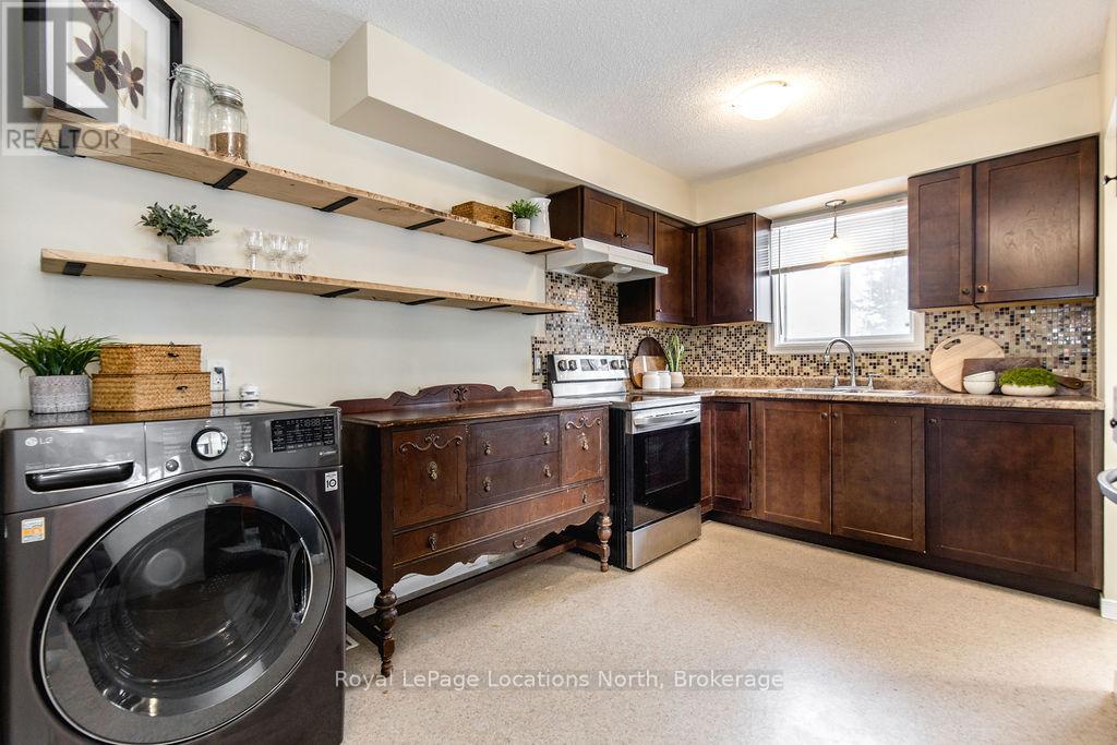 Property at 350 ZOO PARK ROAD image 5
