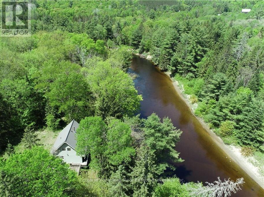 341 Old North Road, Huntsville, Ontario  P1H 2J4 - Photo 5 - X12154016