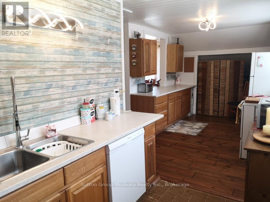 2832 60 Highway Highway, Lake Of Bays, Ontario  P0A 1H0 - Photo 22 - X12154097