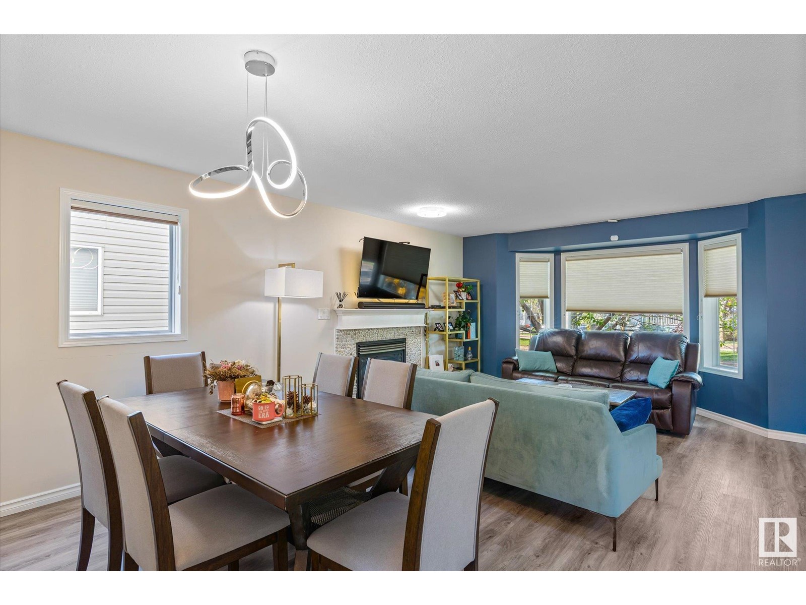 1869 Towne Center Bv Nw Nw, Edmonton, Alberta  T6R 3J6 - Photo 2 - E4436884