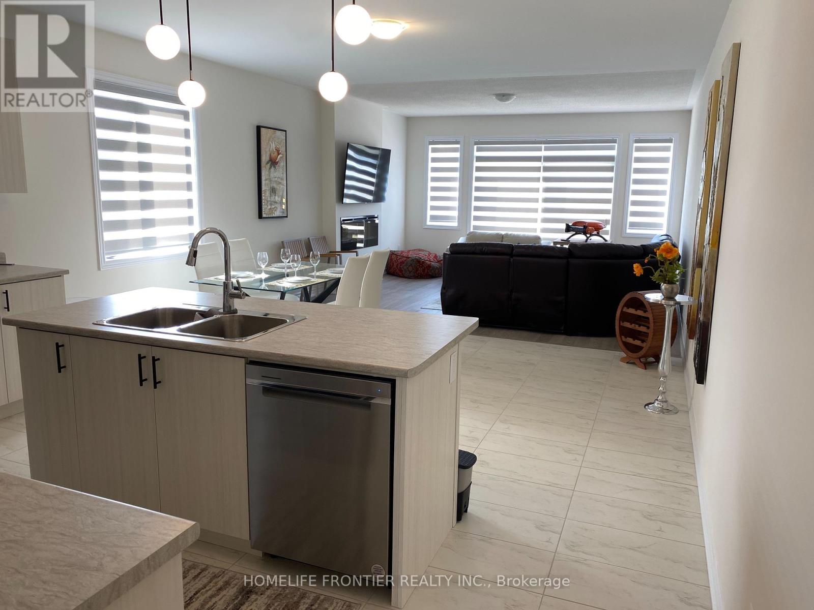 172 Ramblewood Drive, Wasaga Beach, Ontario  L9Z 0L6 - Photo 7 - S12153828