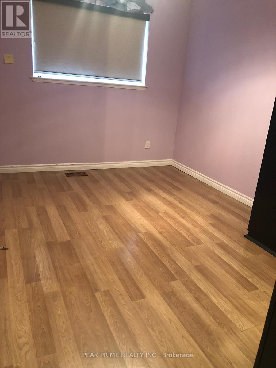 Main Floor - 29 Yellowstone Street, Toronto, Ontario  M3N 1M3 - Photo 12 - W12153833