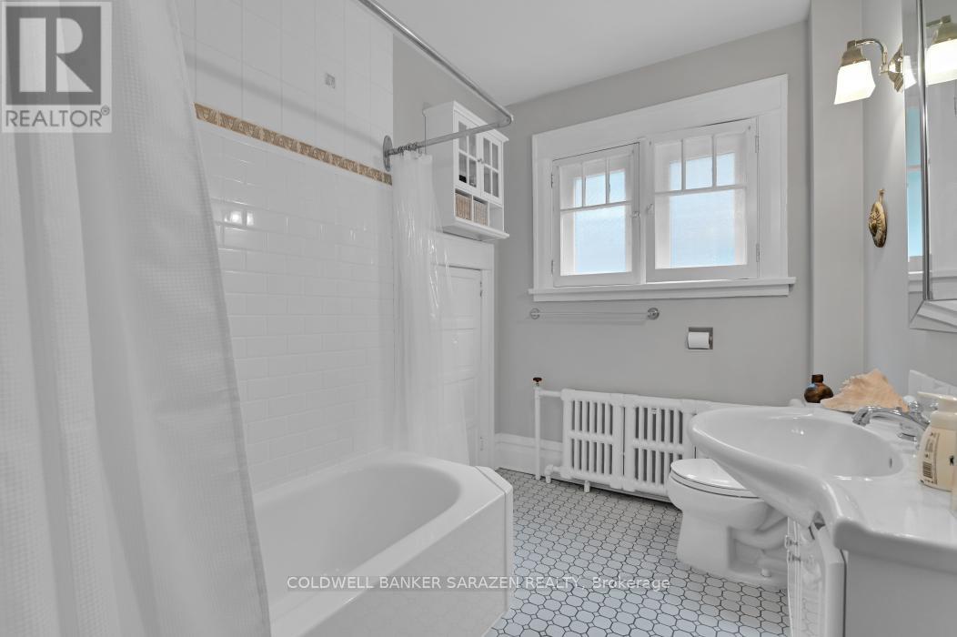 380 First Avenue, Ottawa, Ontario  K1S 2H1 - Photo 19 - X12130760
