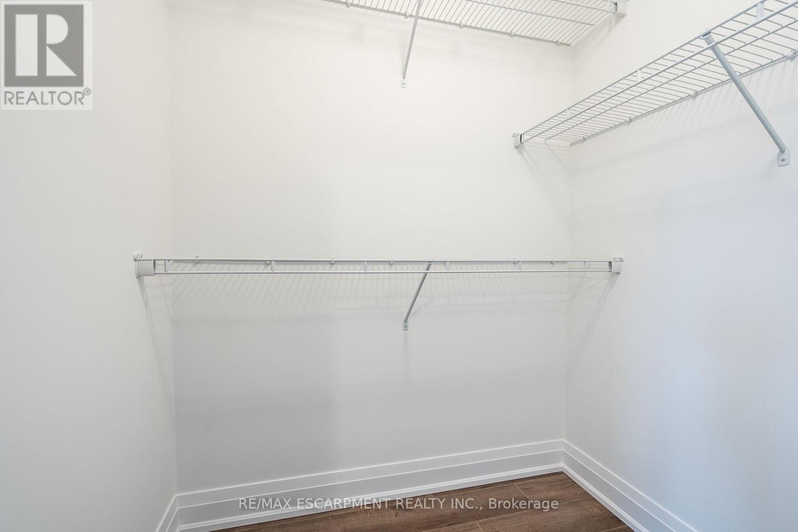 18 Clear Valley Lane, Hamilton, Ontario  L0R 1W0 - Photo 9 - X12153874