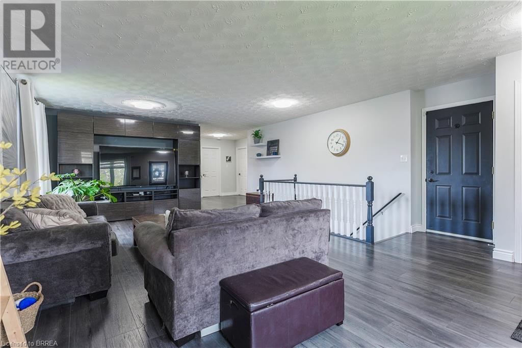 39 St Patricks Drive, Brantford, Ontario  N3T 6K9 - Photo 4 - 40724702