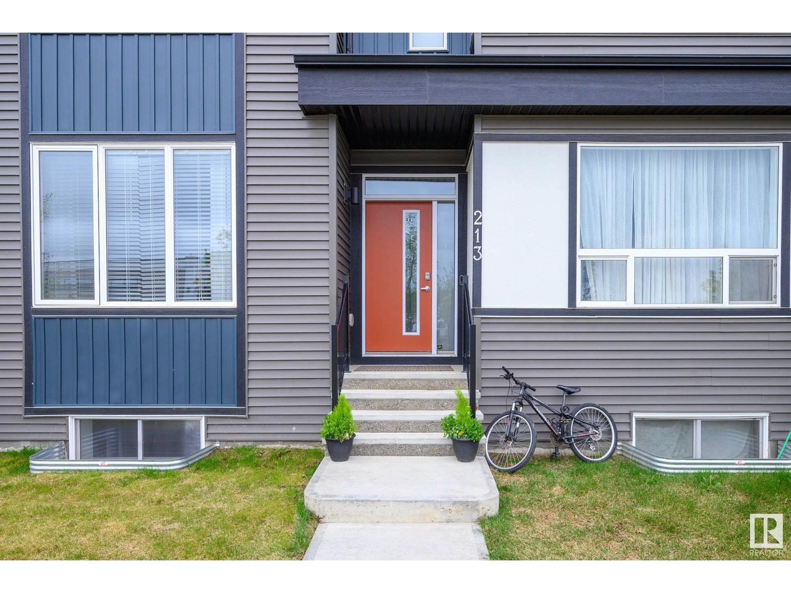 Property at 213 RANKIN DR image 4