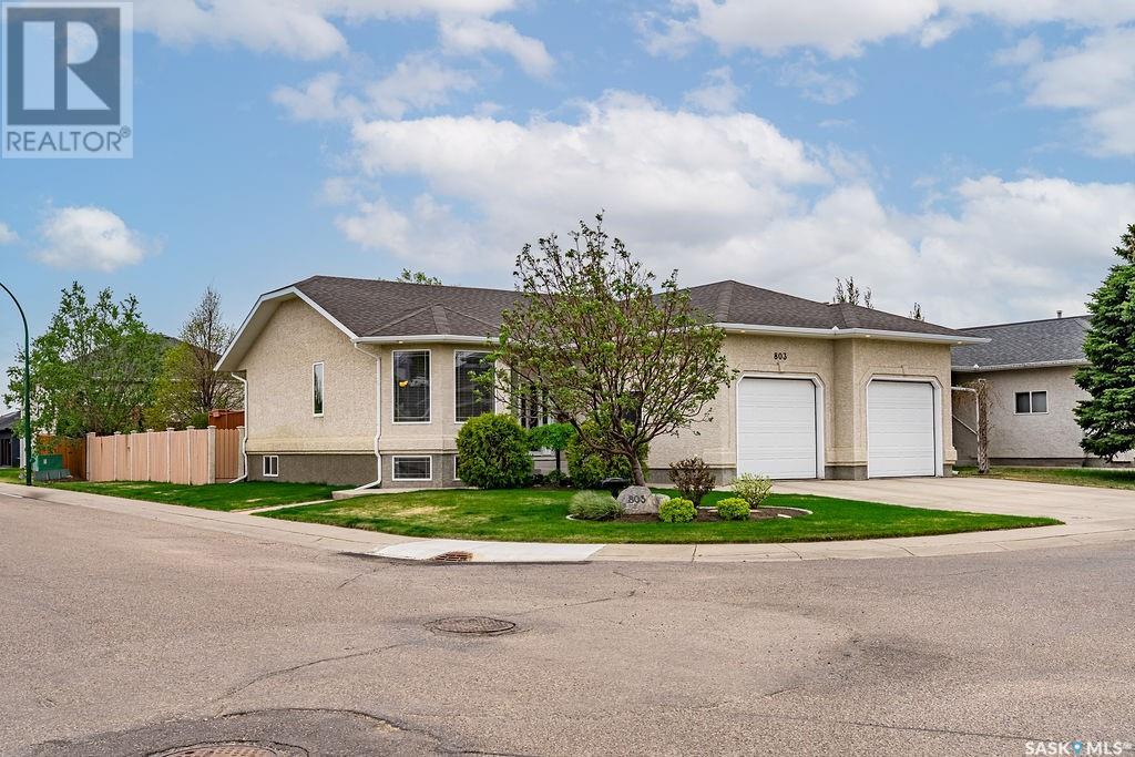 Property at 803 Carr TERRACE image 2
