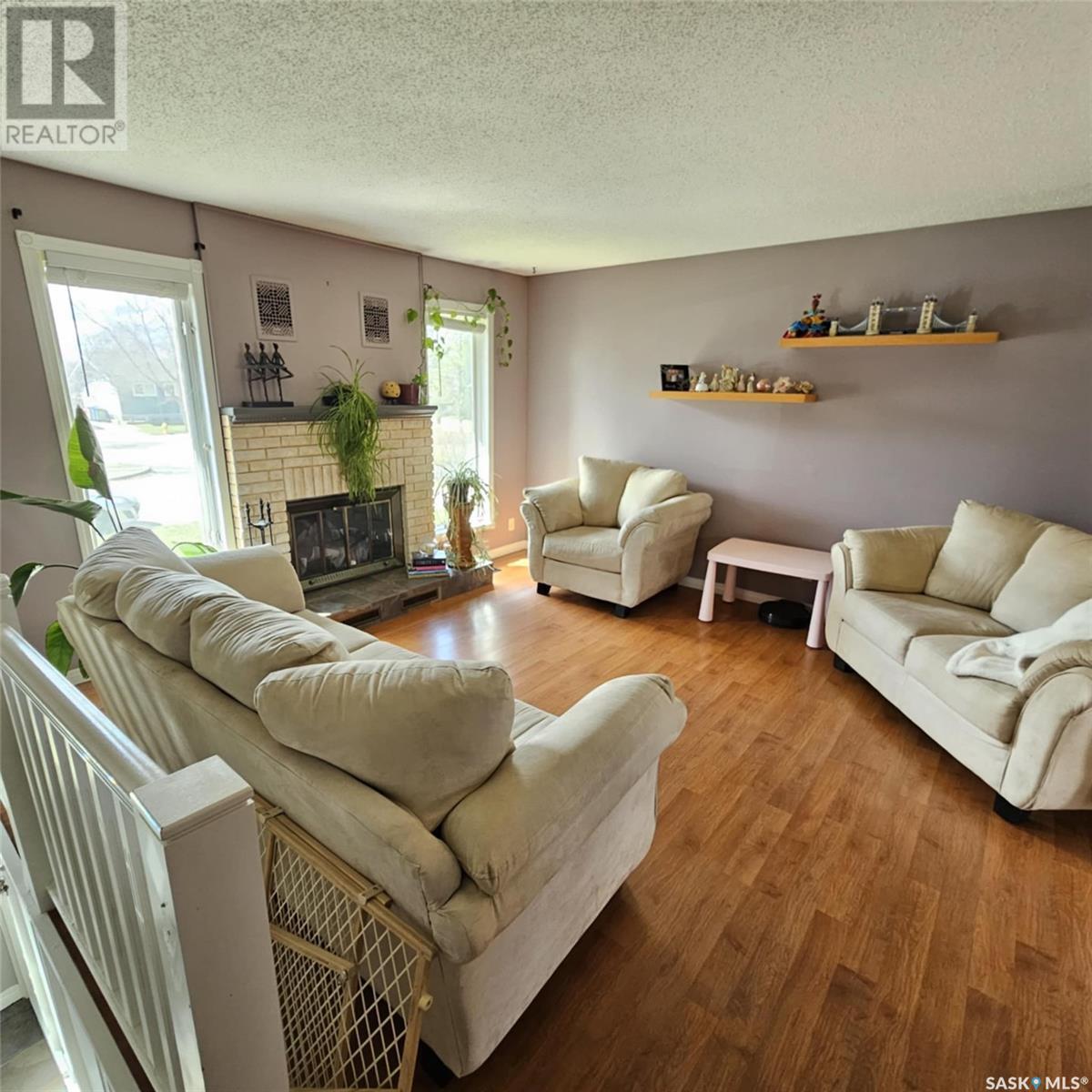 7058 Blakeney Drive, Regina, Saskatchewan  S4X 2N5 - Photo 2 - SK006123