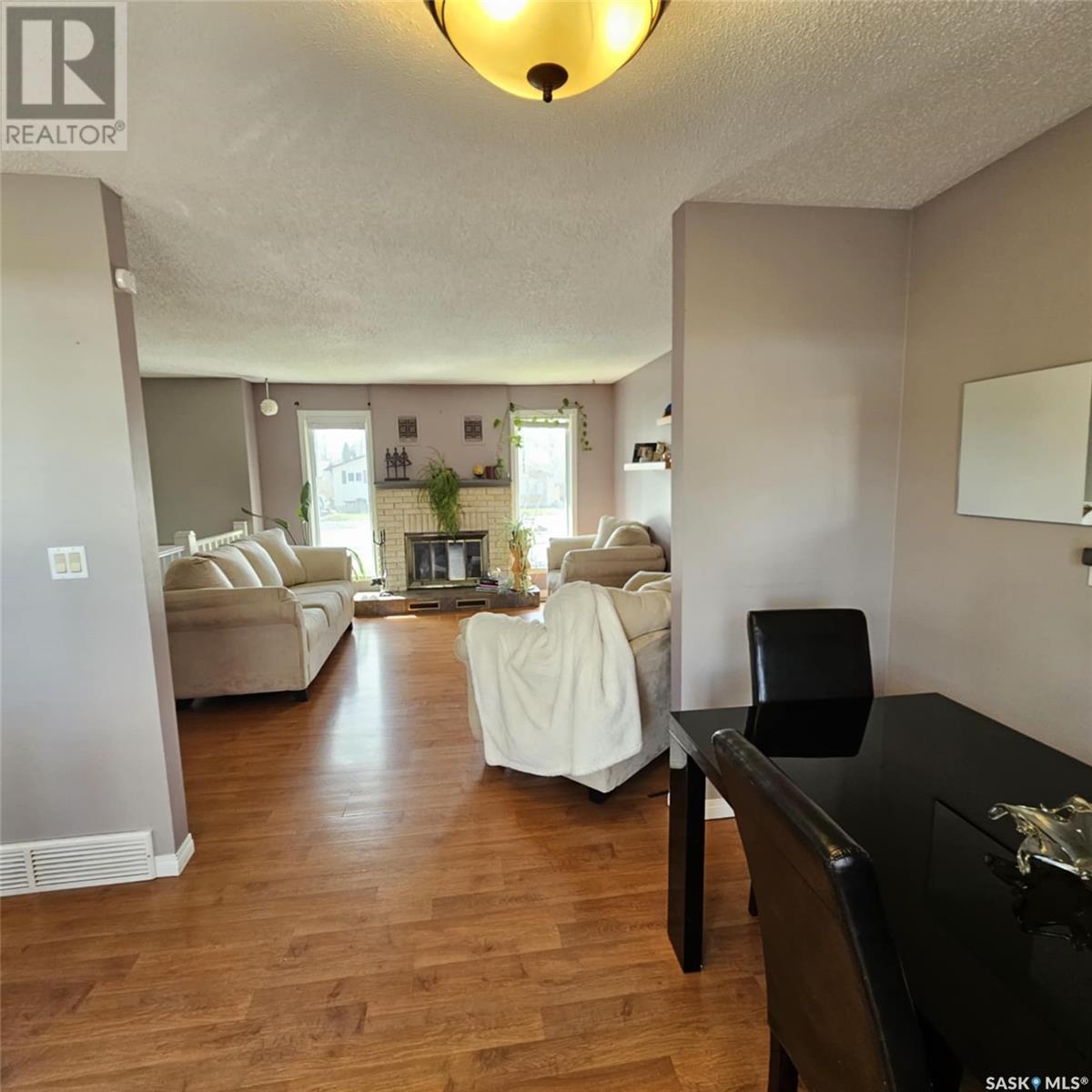 7058 Blakeney Drive, Regina, Saskatchewan  S4X 2N5 - Photo 4 - SK006123