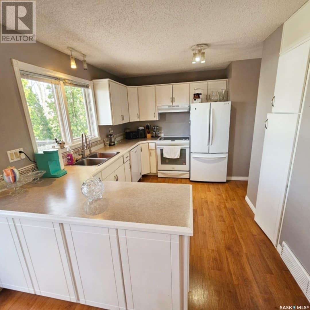 7058 Blakeney Drive, Regina, Saskatchewan  S4X 2N5 - Photo 5 - SK006123