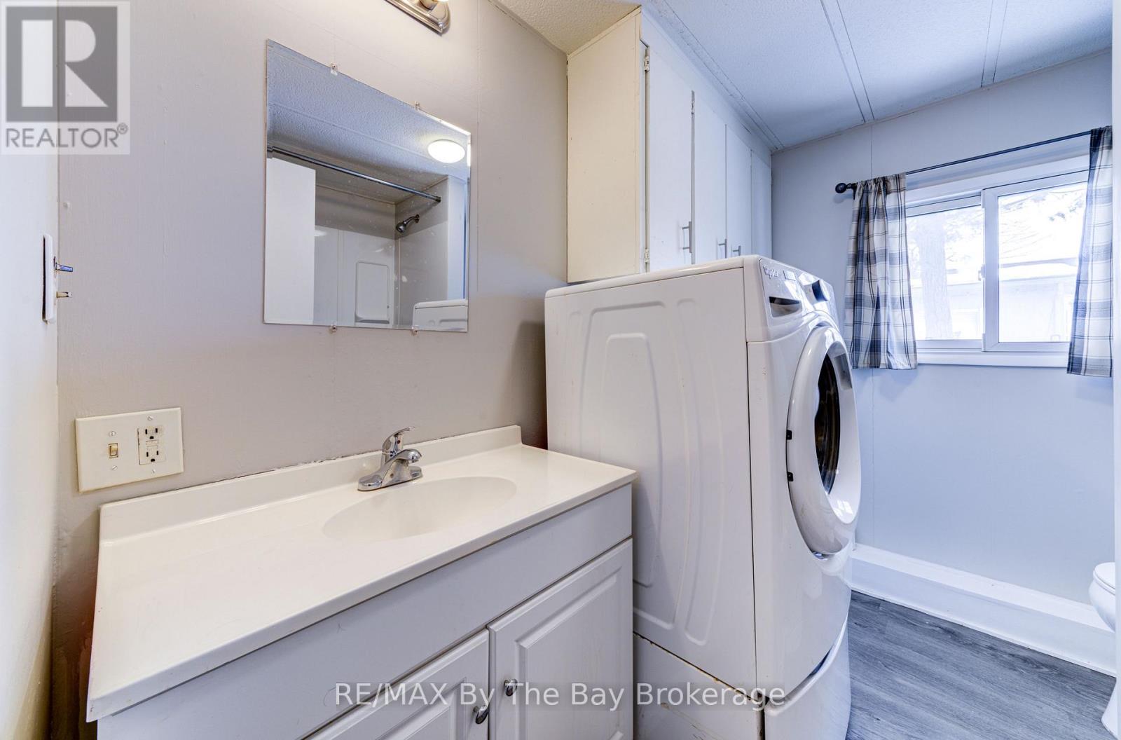 50 Georgian Glen Drive, Wasaga Beach, Ontario  L9Z 1K7 - Photo 21 - S12010959