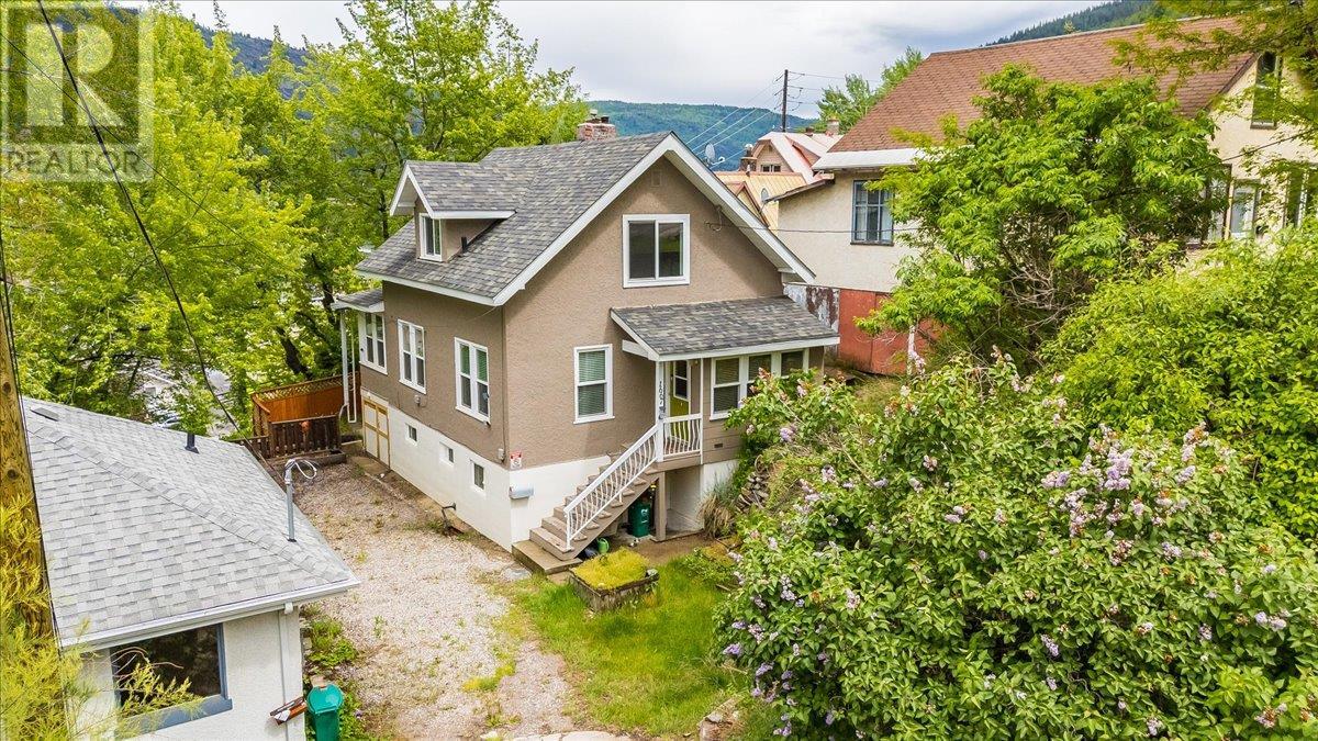 Property at 1667 CEDAR Avenue image 1
