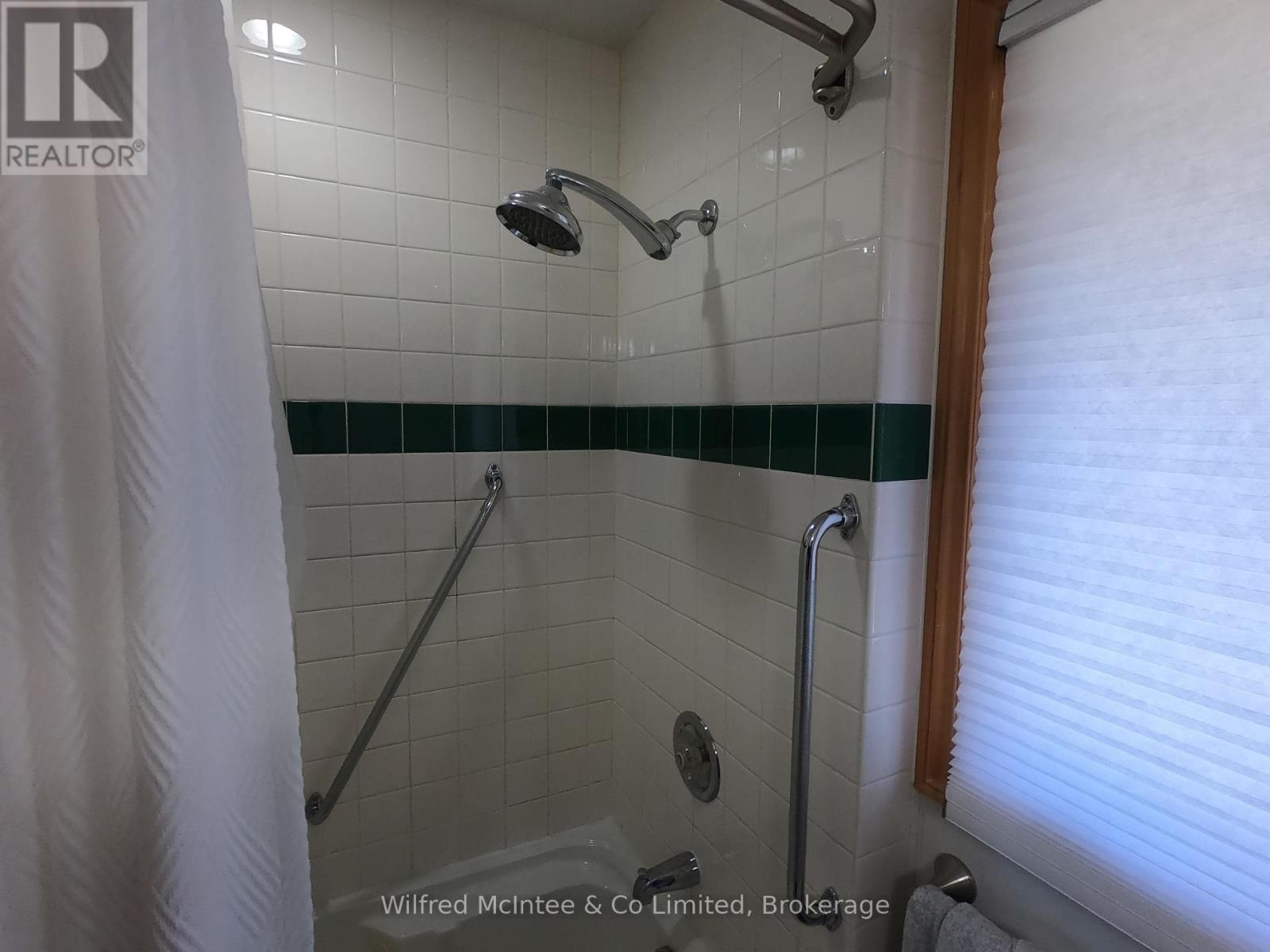126 Buckingham Lane, Meaford, Ontario  N0H 1V0 - Photo 23 - X12134441
