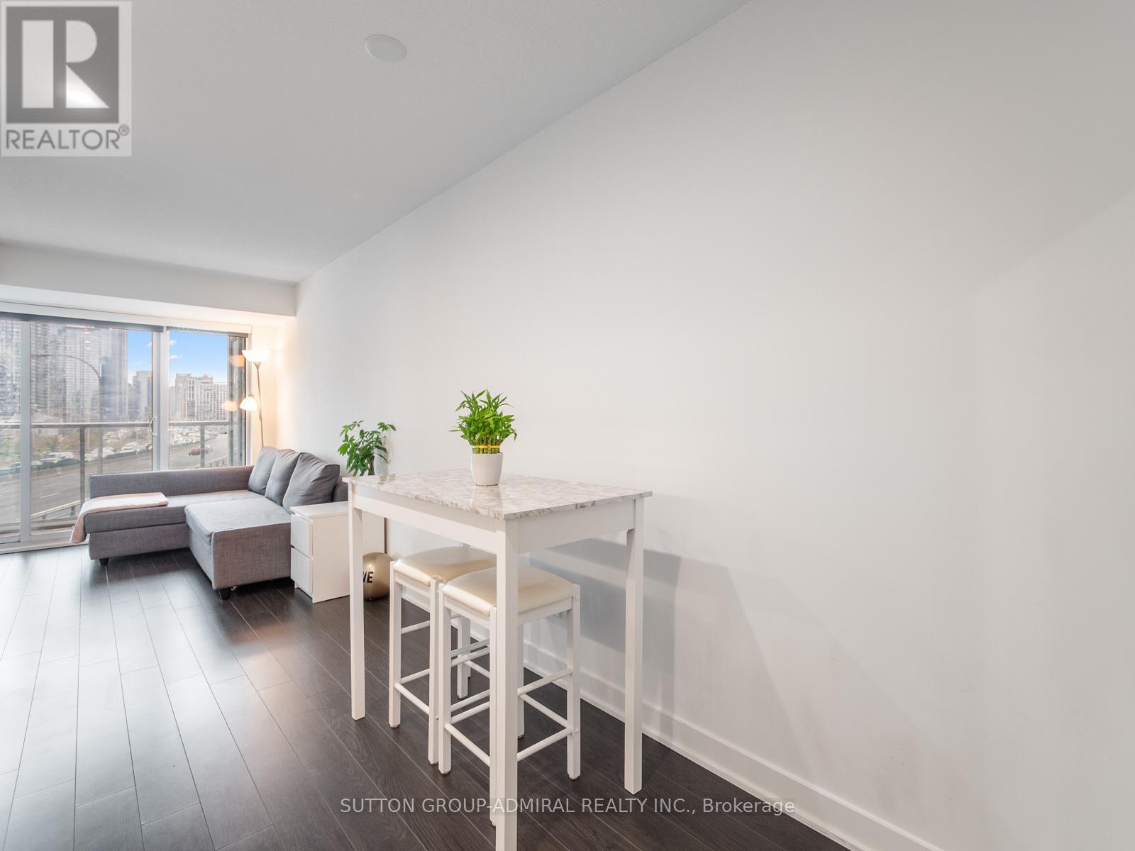 706 - 19 Bathurst Street, Toronto, Ontario  M5V 0N2 - Photo 4 - C12150152