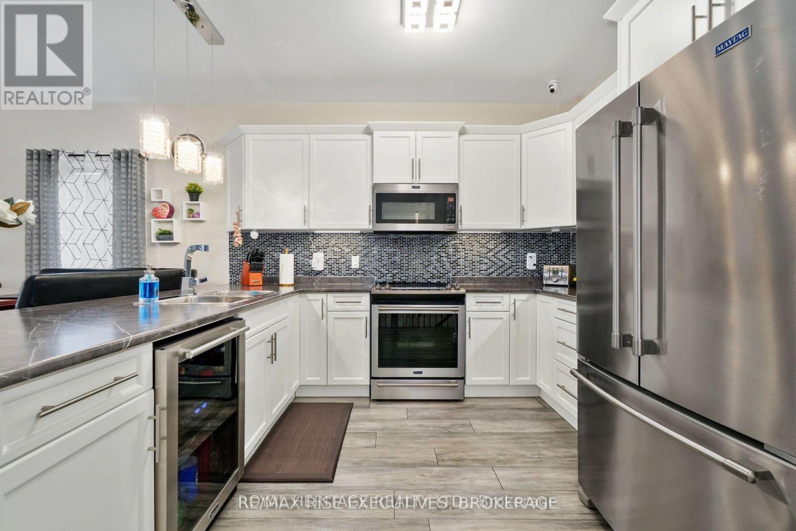 75 Farmington Crescent, Belleville, Ontario  K8N 0J9 - Photo 8 - X12120583