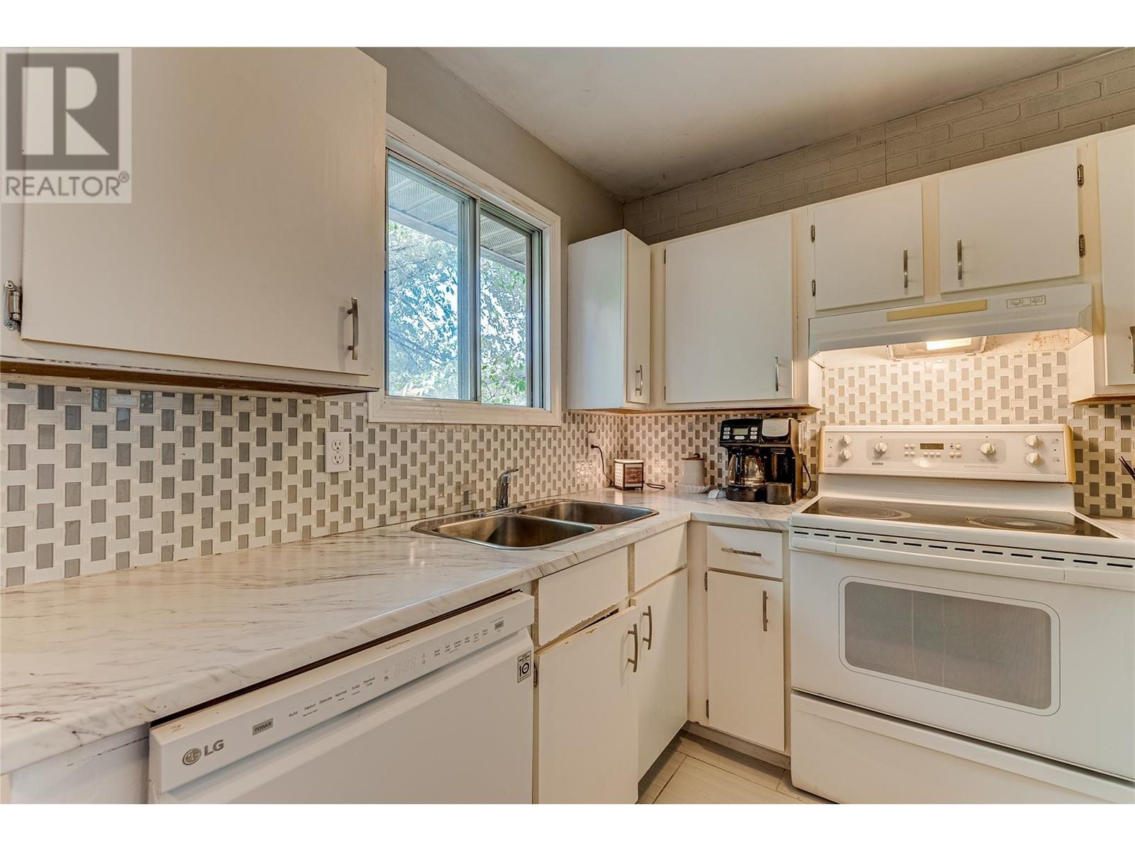 1904 43 Street, Vernon, British Columbia  V1T 6W8 - Photo 15 - 10348178