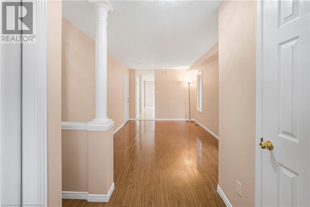 74 Blue Lace Crescent, Kitchener, Ontario  N2E 3X1 - Photo 3 - 40727960
