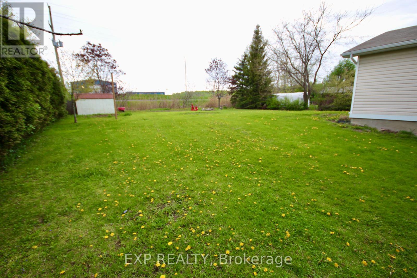 68 Columbia Avenue, South Stormont, Ontario  K0C 1P0 - Photo 25 - X12154140