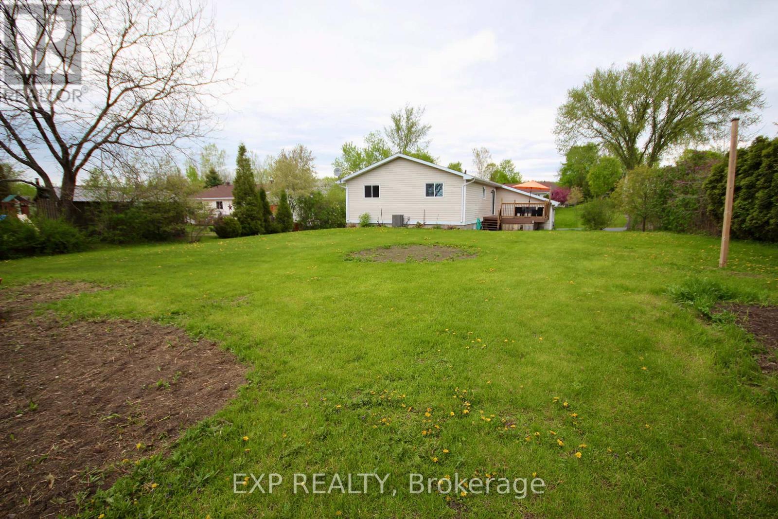 68 Columbia Avenue, South Stormont, Ontario  K0C 1P0 - Photo 26 - X12154140