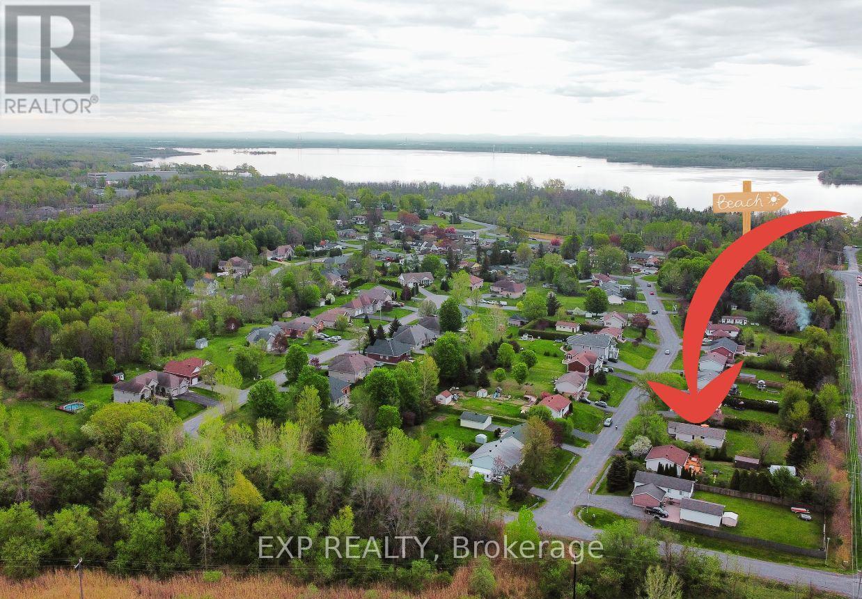 68 Columbia Avenue, South Stormont, Ontario  K0C 1P0 - Photo 30 - X12154140