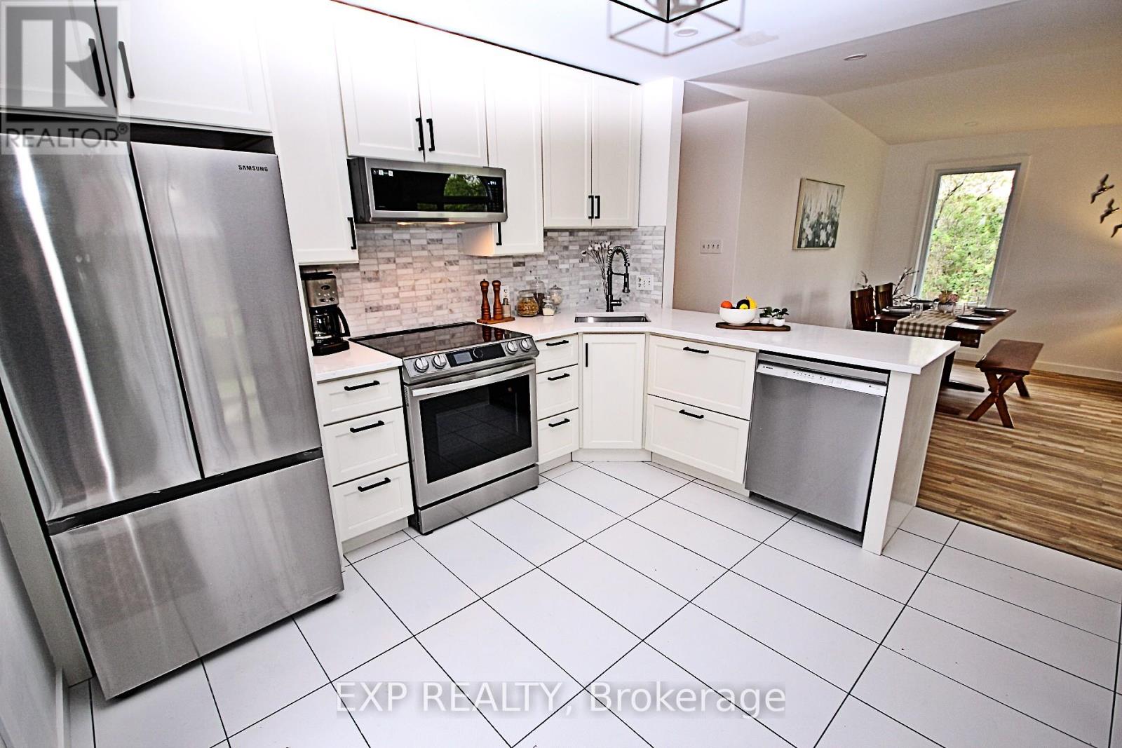 68 Columbia Avenue, South Stormont, Ontario  K0C 1P0 - Photo 9 - X12154140
