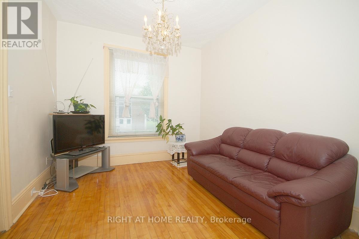 Property at 153 PERCY STREET image 4