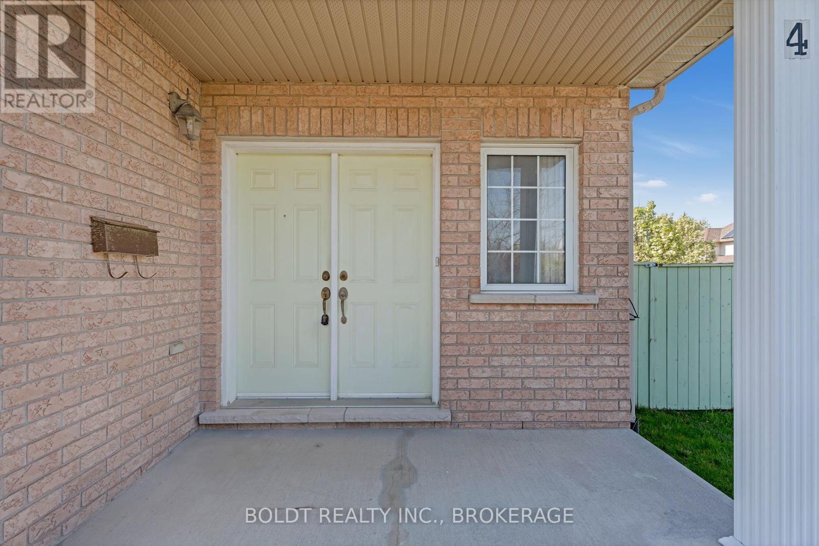 Property at 4 HENLEY COURT image 5