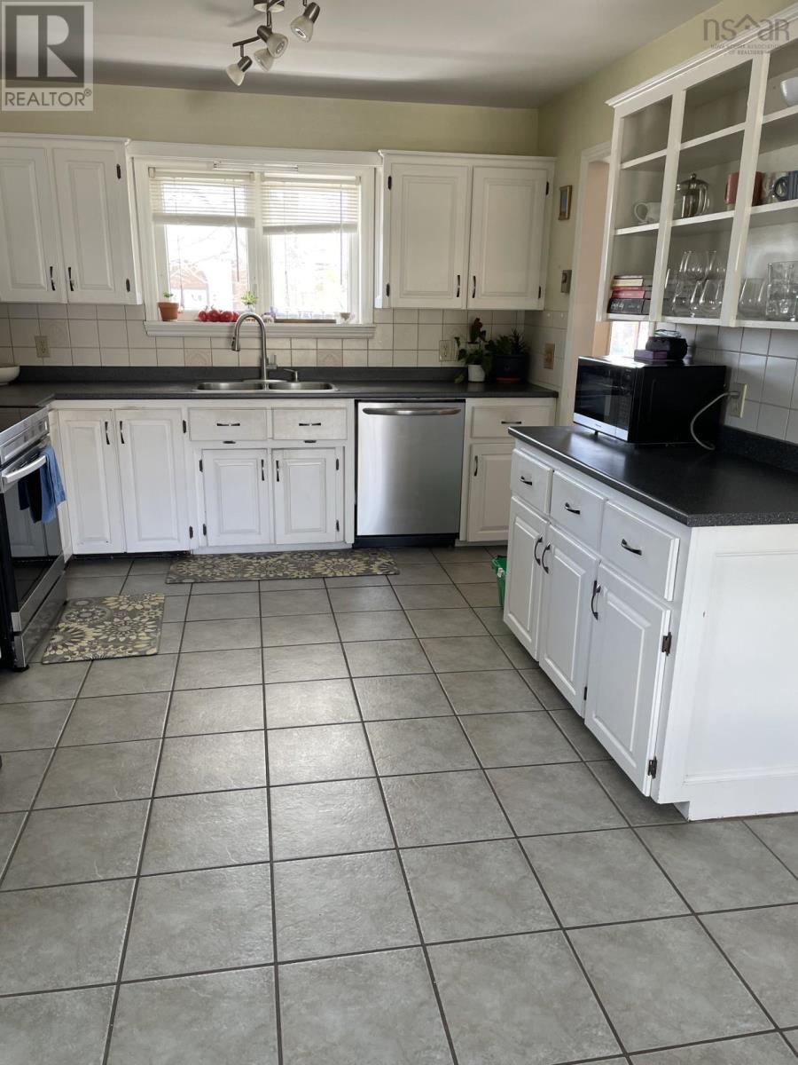 6 Whidden Street, Antigonish, Nova Scotia  B2G 2T2 - Photo 6 - 202511311