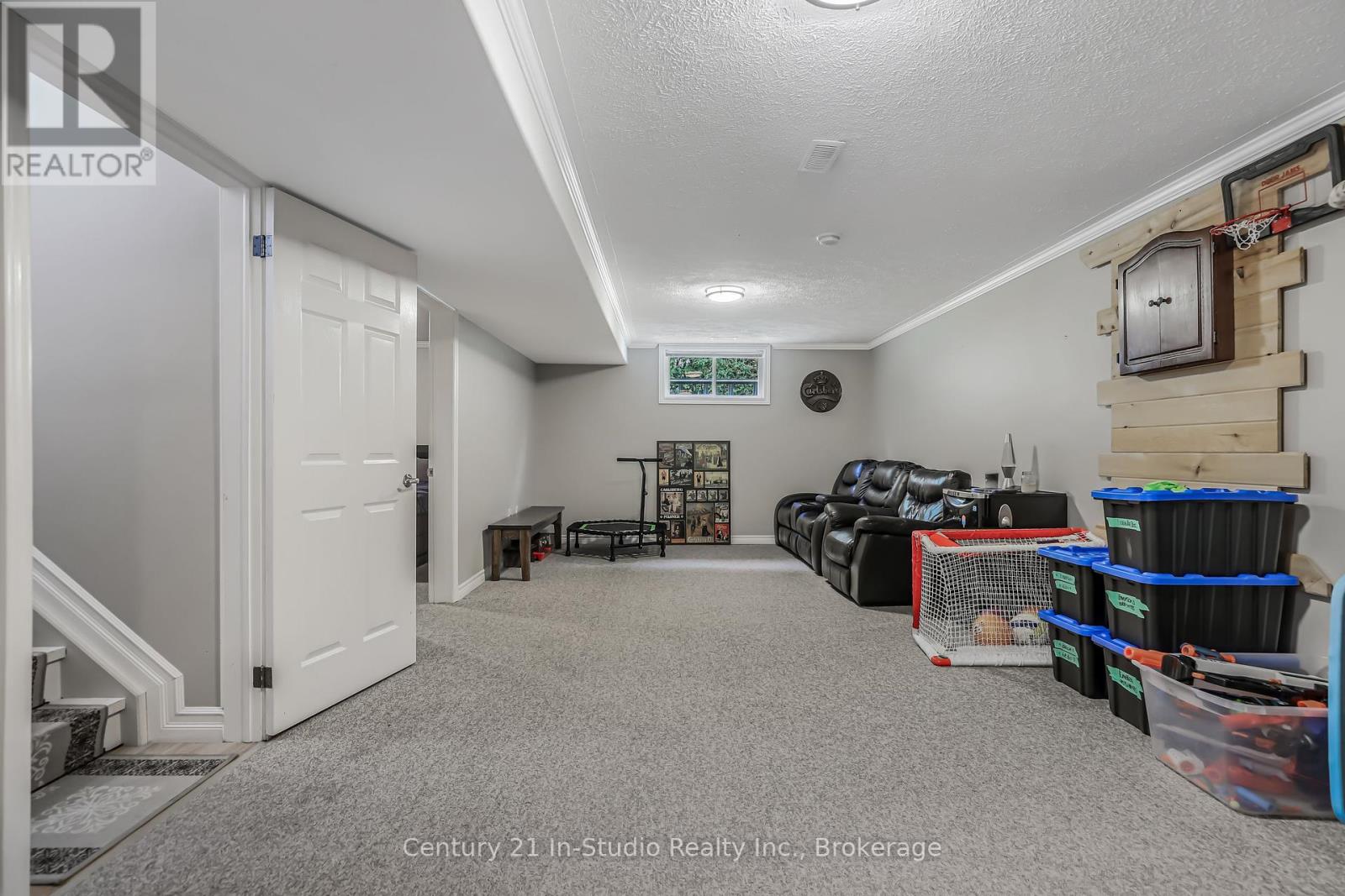406 Alice Street, Saugeen Shores, Ontario  N0H 2L0 - Photo 23 - X12154113