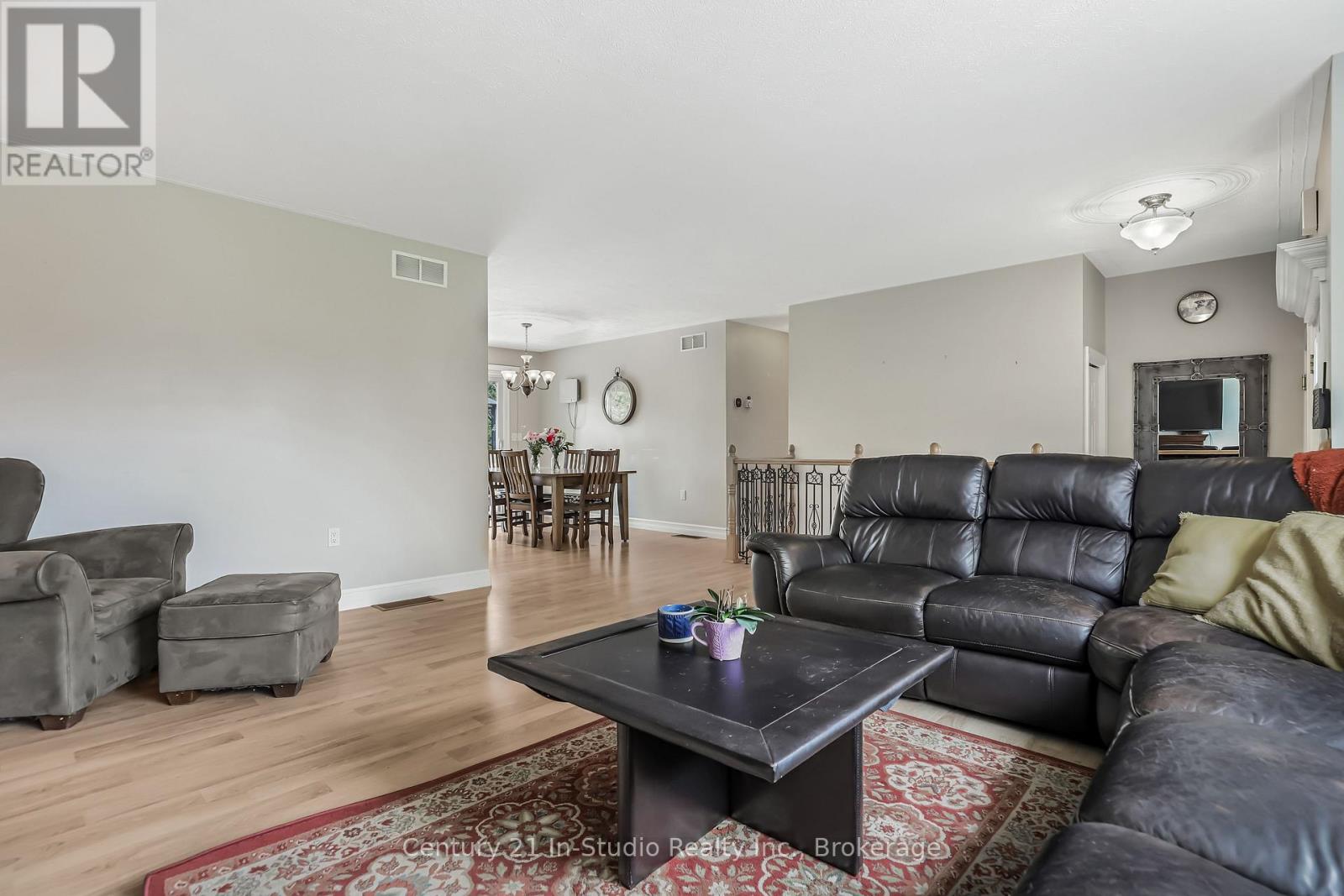 406 Alice Street, Saugeen Shores, Ontario  N0H 2L0 - Photo 9 - X12154113