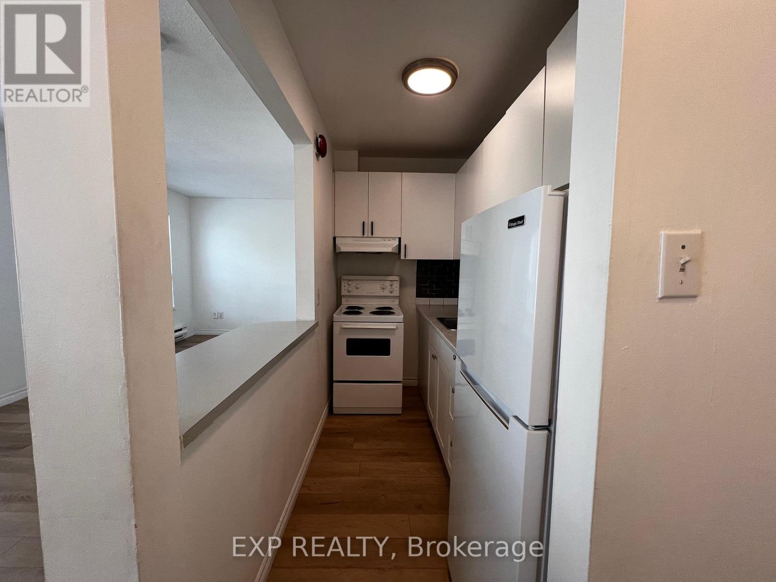 16 - 102 Greensides Avenue, Toronto, Ontario  M6C 1B9 - Photo 10 - C12153942