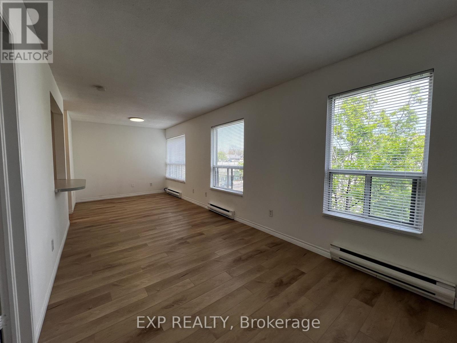 16 - 102 Greensides Avenue, Toronto, Ontario  M6C 1B9 - Photo 5 - C12153942