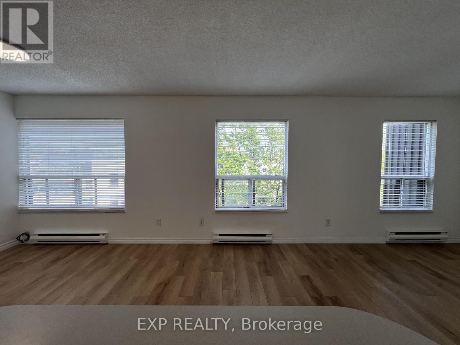 16 - 102 Greensides Avenue, Toronto, Ontario  M6C 1B9 - Photo 7 - C12153942