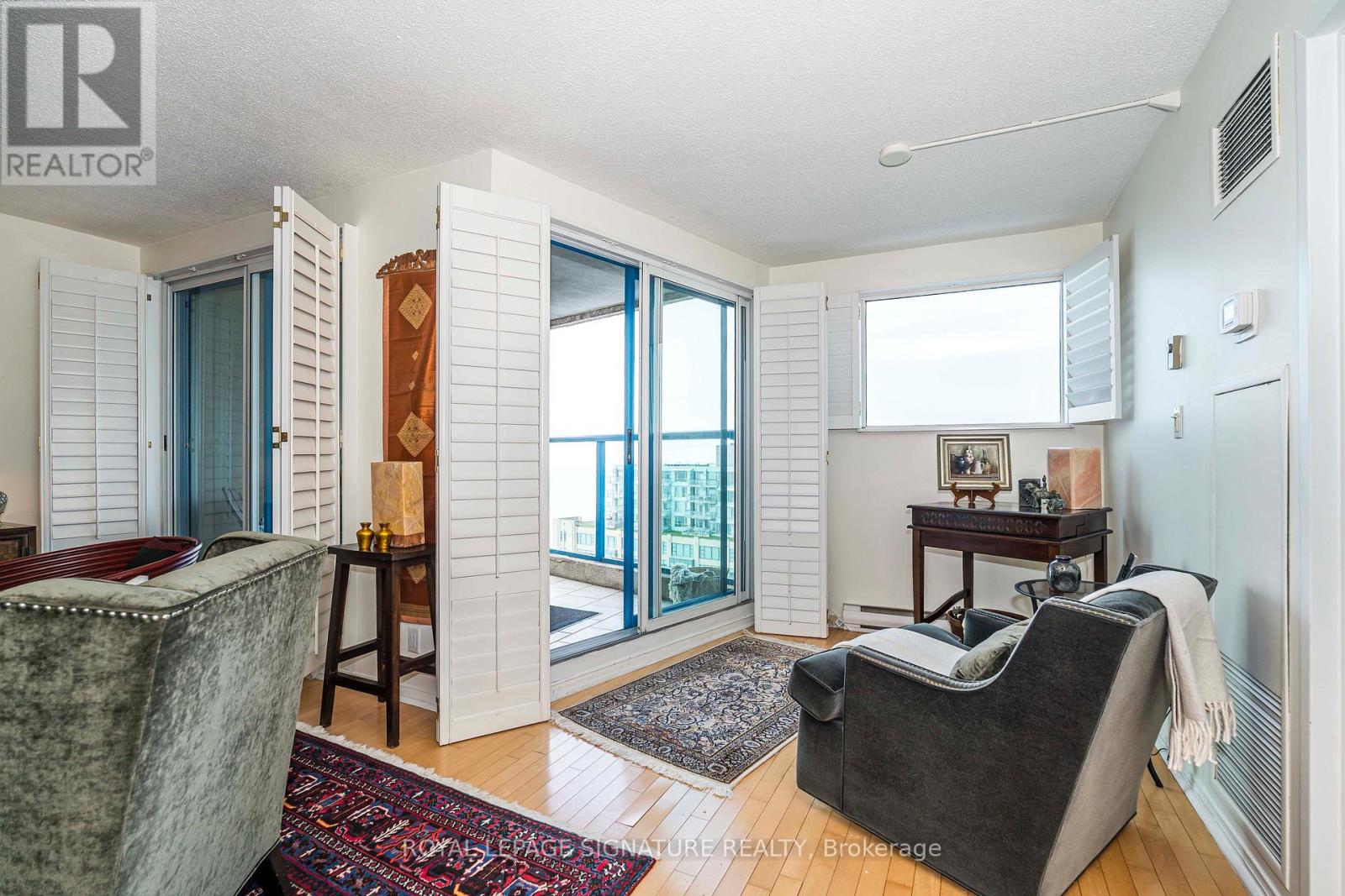 1812 - 99 Harbour Square, Toronto, Ontario  M5J 2H2 - Photo 12 - C12153991
