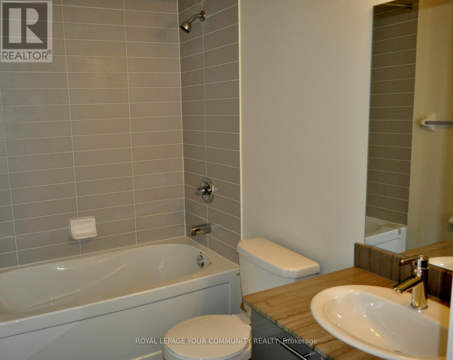 1002 - 15 Bruyeres Mews, Toronto, Ontario  M5V 0A7 - Photo 9 - C12154026