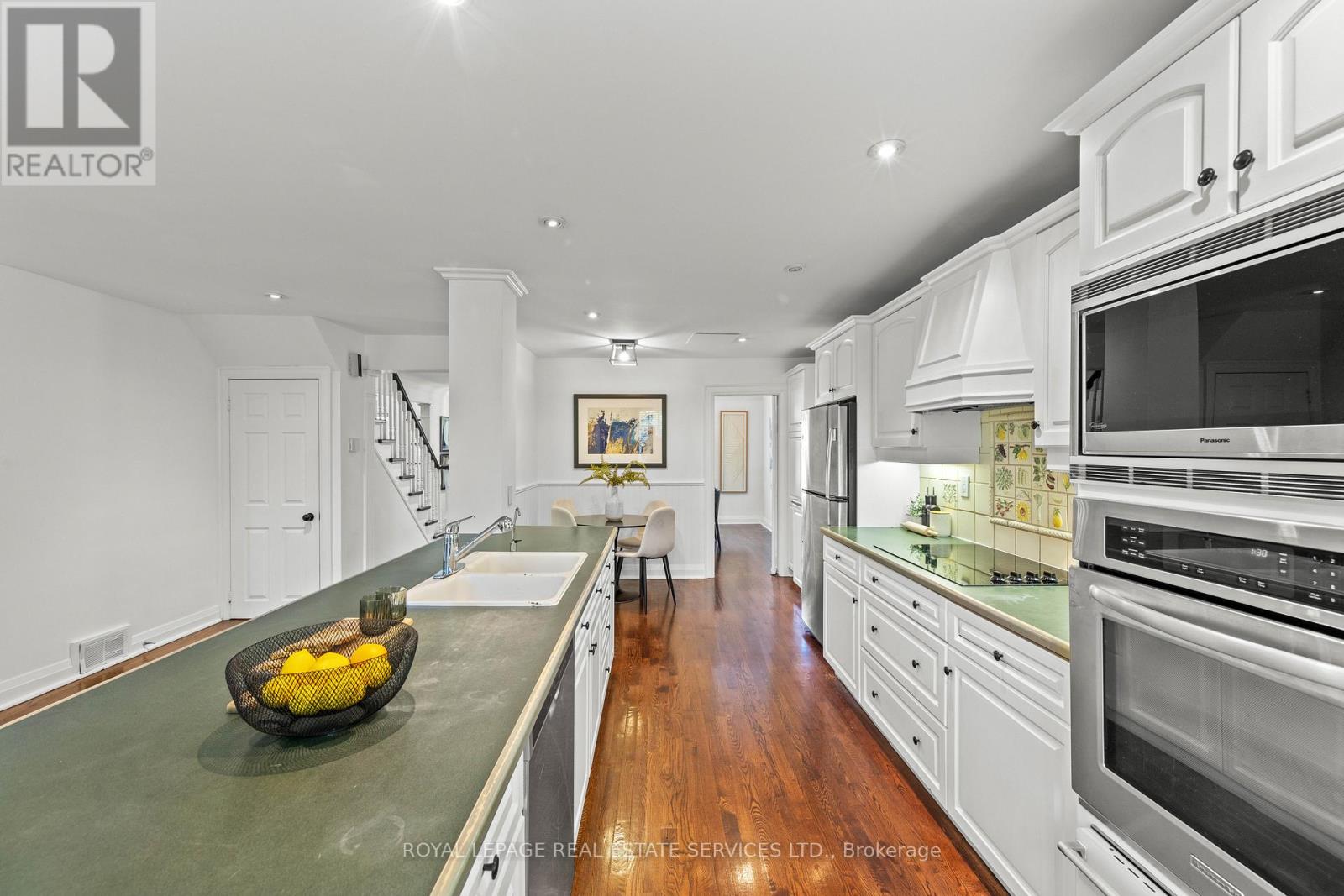 93 Esgore Drive, Toronto (Bedford Park-Nortown), Ontario  M5M 3S1 - Photo 16 - C12154083