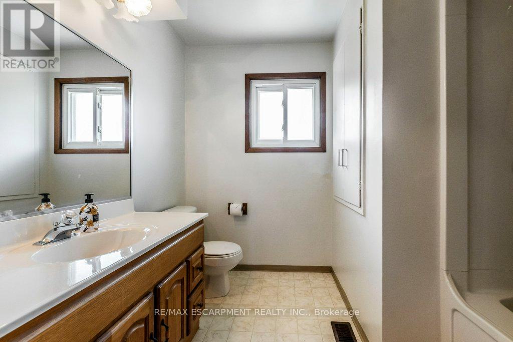 30 Terrace Avenue, Welland, Ontario  L3C 2C4 - Photo 23 - X12147650