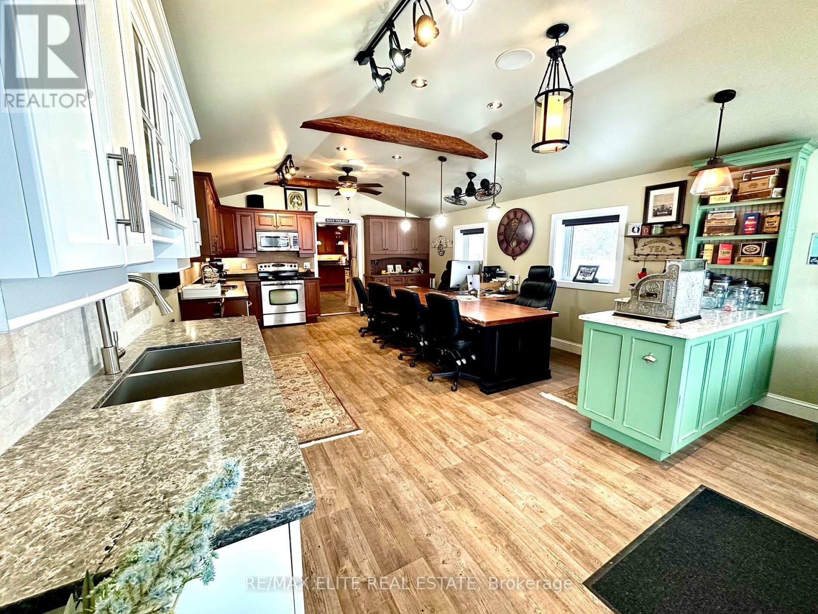 5427 Ravenshoe Road, East Gwillimbury, Ontario  L0E 1R0 - Photo 33 - N12154043