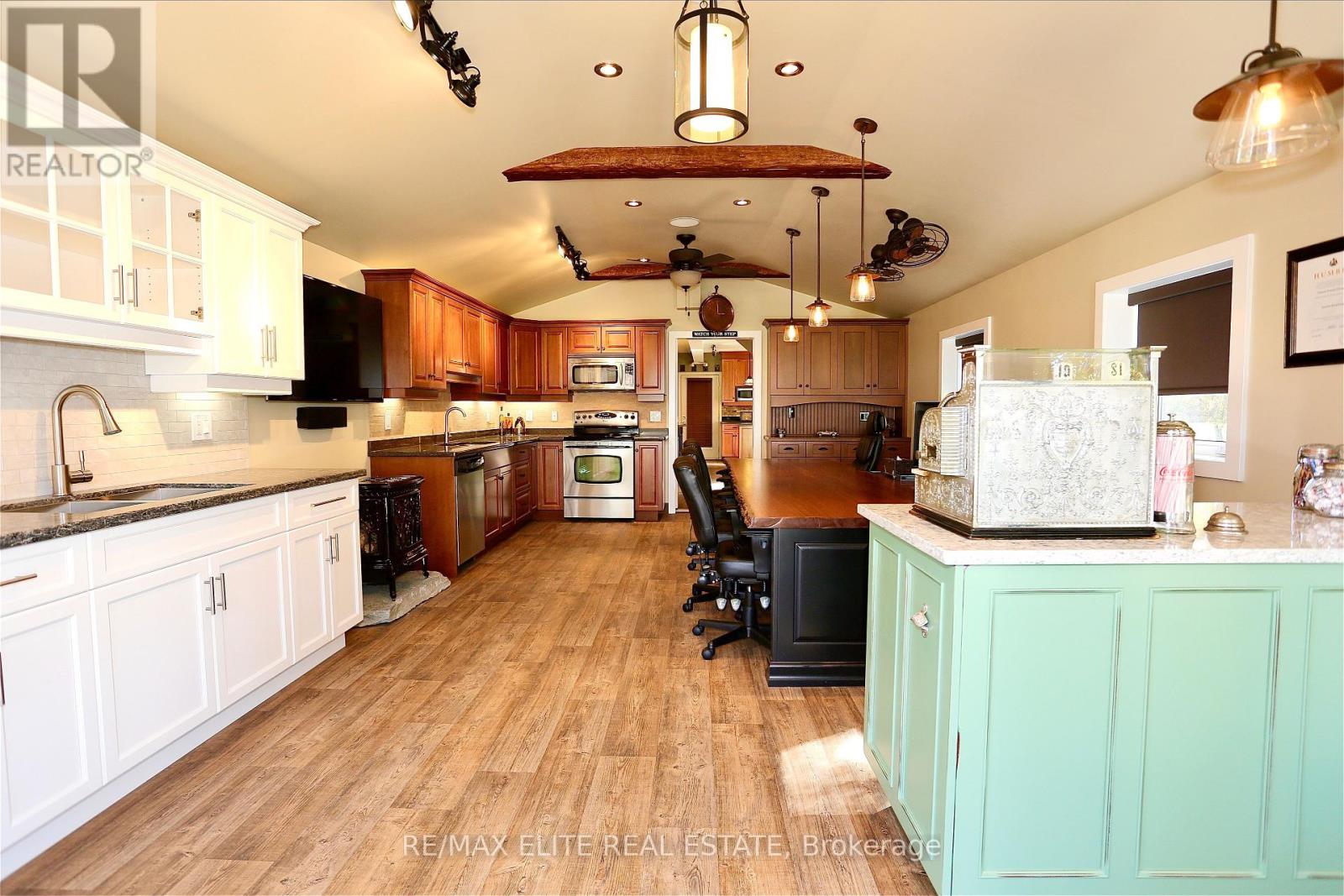5427 Ravenshoe Road, East Gwillimbury, Ontario  L0E 1R0 - Photo 34 - N12154043