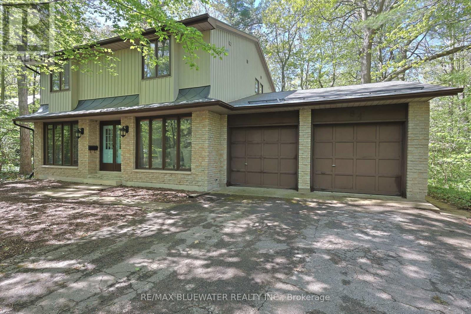 10372 SHERWOOD CRESCENT, Lambton Shores, Ontario