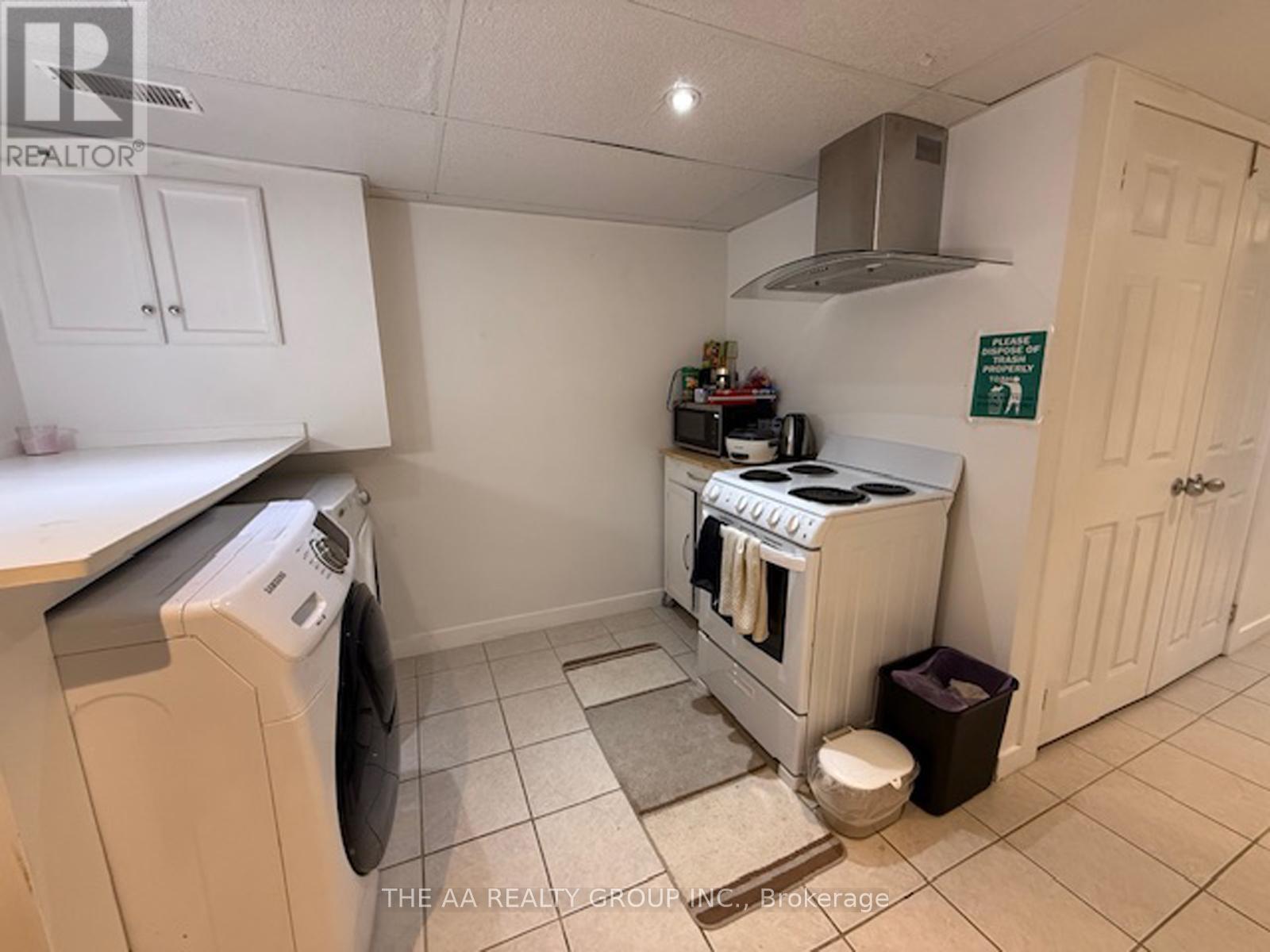 Bsmt - 1502 Thetford Court, Mississauga, Ontario  L5J 3N5 - Photo 8 - W12154020