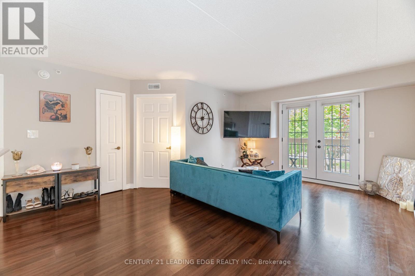 #209 - 4005 Kilmer Drive, Burlington, Ontario  L7M 4M2 - Photo 4 - W12154027
