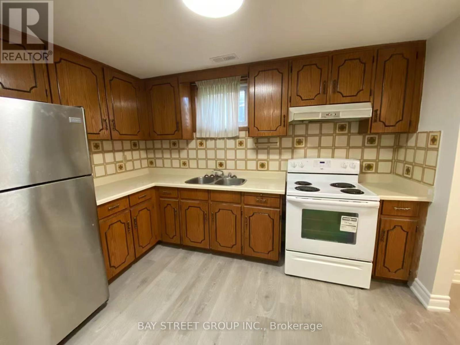 Property at 170 GRACEFIELD AVENUE image 1