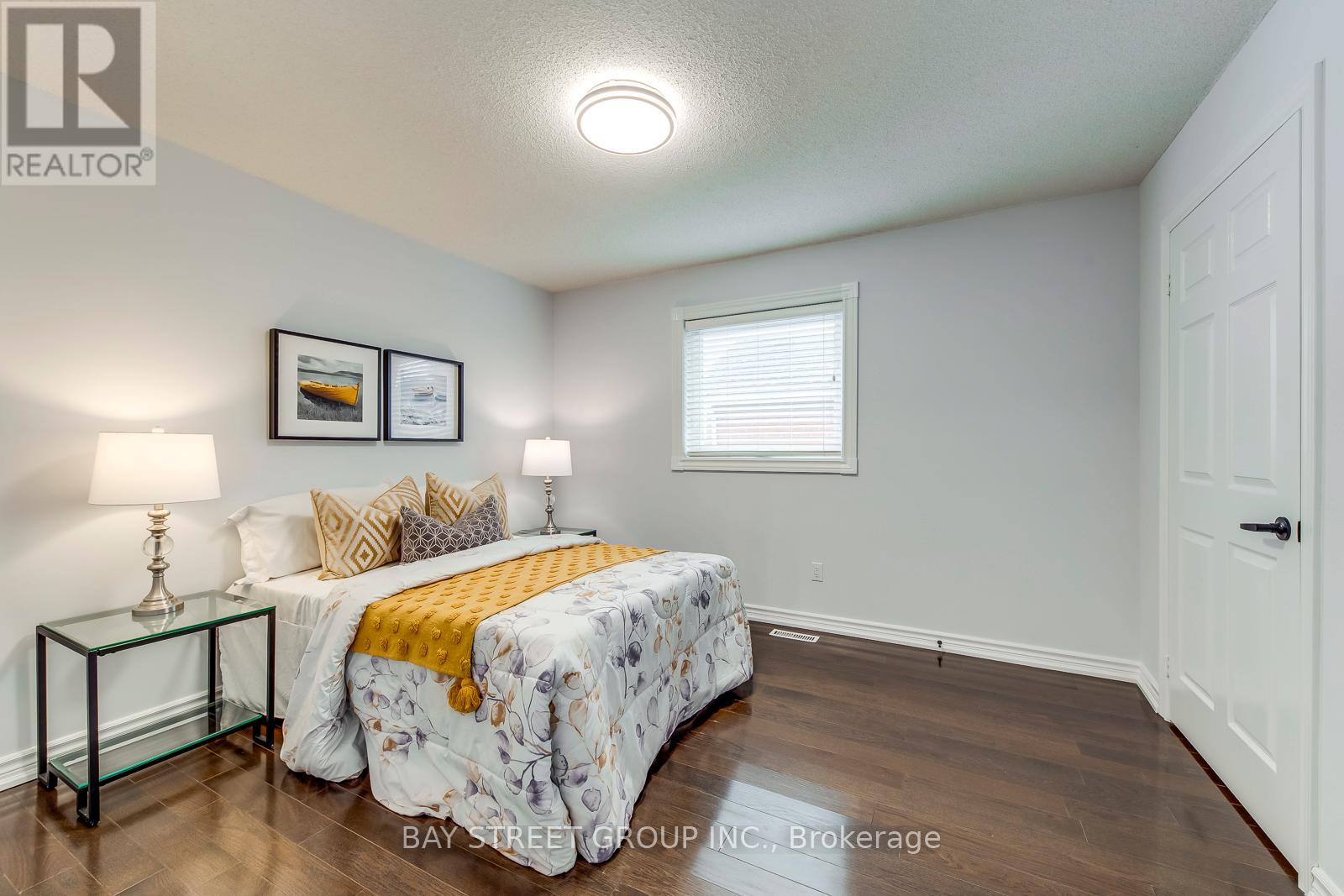 1122 Lambton Drive, Oakville, Ontario  L6J 7P3 - Photo 34 - W12154036