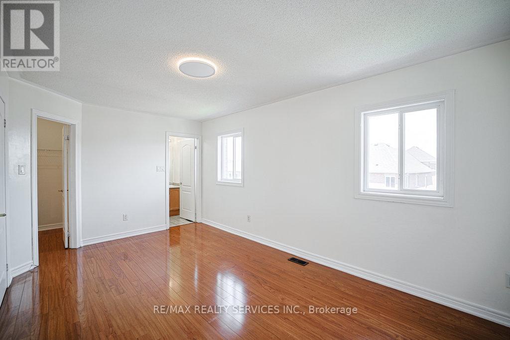33 Fishing Crescent, Brampton, Ontario  L6V 4S4 - Photo 24 - W12154063