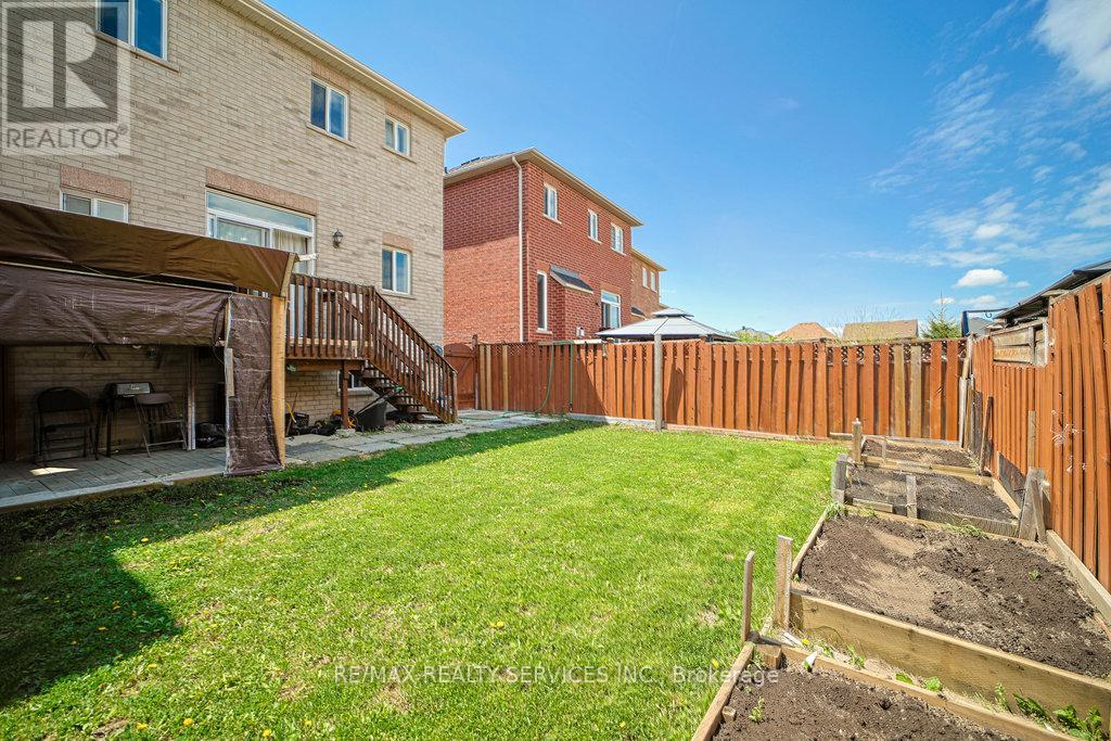 33 Fishing Crescent, Brampton, Ontario  L6V 4S4 - Photo 44 - W12154063