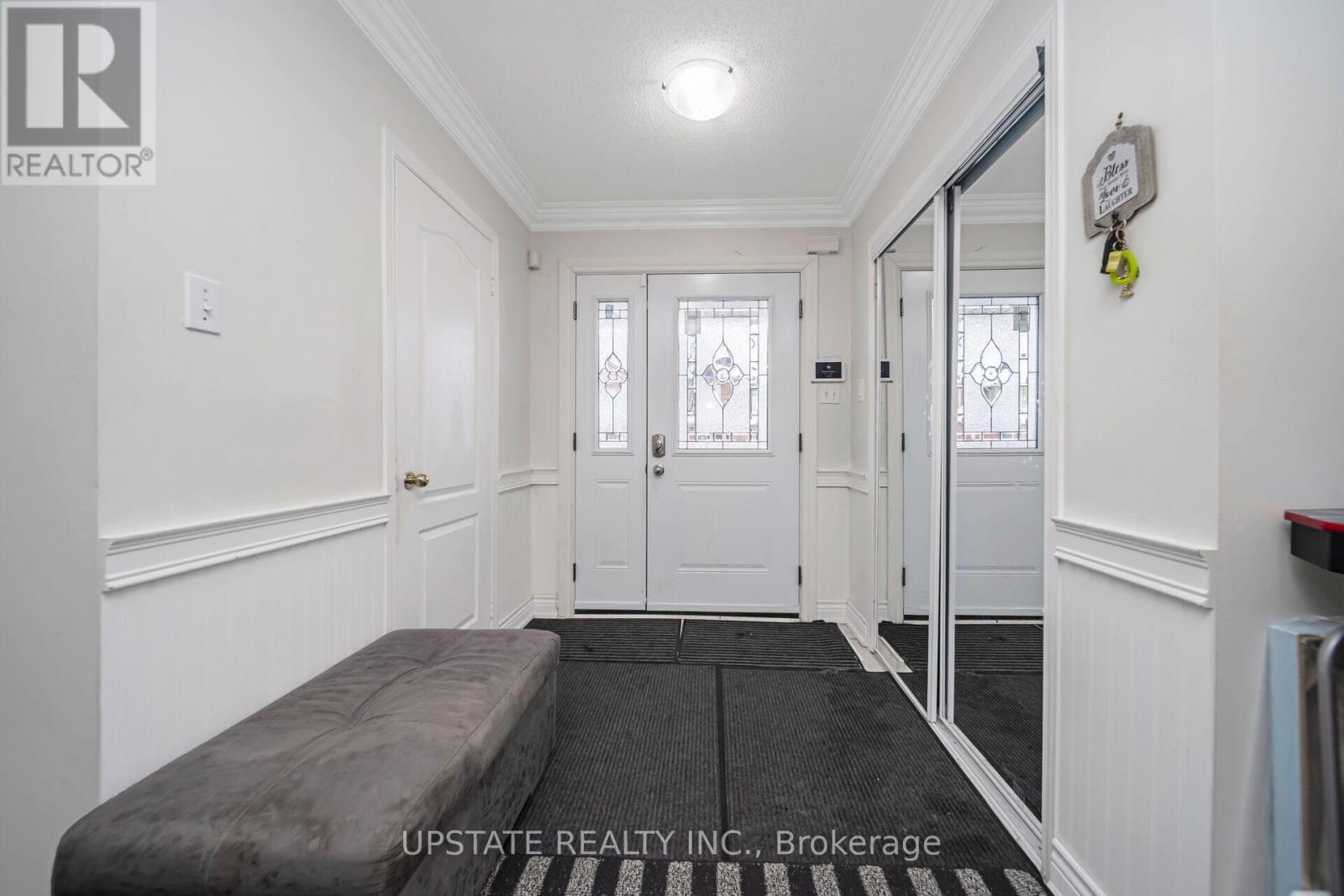 12 Bramfield Street, Brampton, Ontario  L7A 2W3 - Photo 3 - W12154065